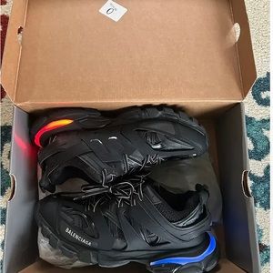 Balenciaga track led